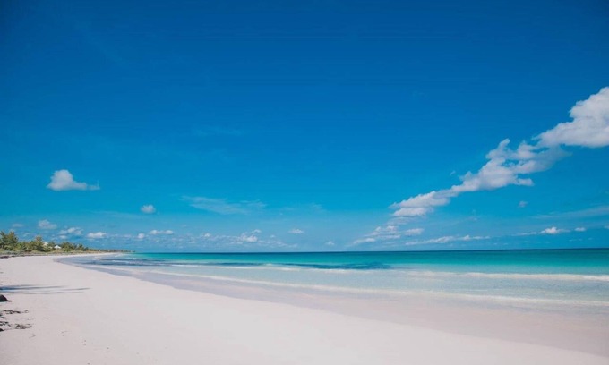 Savannah Sound Apartment | Unforgettable Views of Windermere Beach Await You