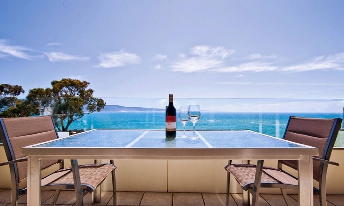 Lorne Apartment | Unforgettable Bay Panorama Apartment with Spa & Hot Tub