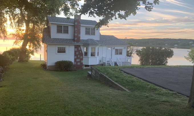 Knox County House | Unforgettable Views and Family-Friendly Amenities in Rockland