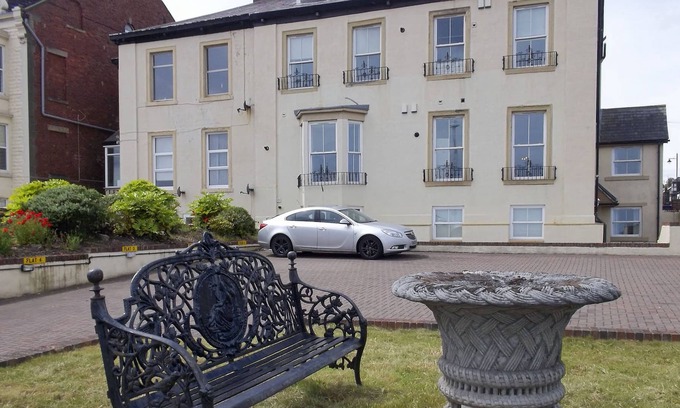 Roker Apartment | Spectacular views of the beach, sea, pier and lighthouse