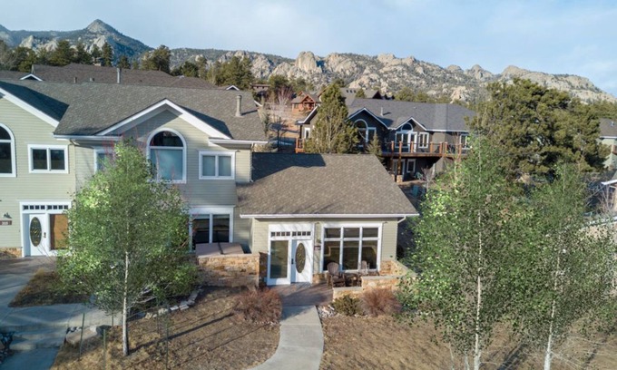 Stanley Hills Condo | Unforgettable Lake Estes Views with Hot Tub & Private Patio