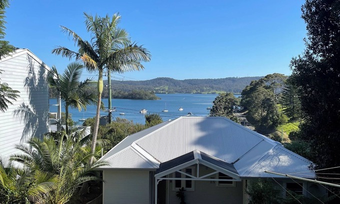 Narooma House | Unforgettable Wagonga Inlet Views & Pet-Friendly Stays