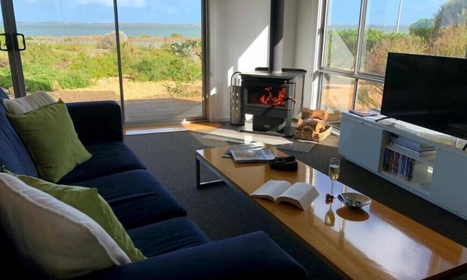 Bonney House | Incredible Water Views with Bikes and Kayaks Available