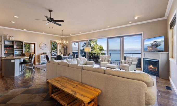 Sandpoint House | Inviting Waterfront Escape with Pet-Friendly Amenities