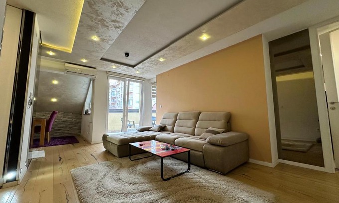 Ilidza Apartment | Stylish Lilac Penthouse at Speed Apartments - Guest Rated 10/10