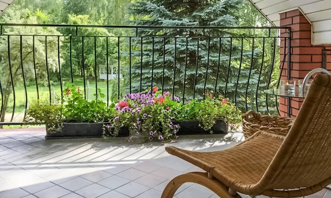 Goscino Apartment | Enjoy a Memorable Family Getaway at Kamienica Fishing Lake
