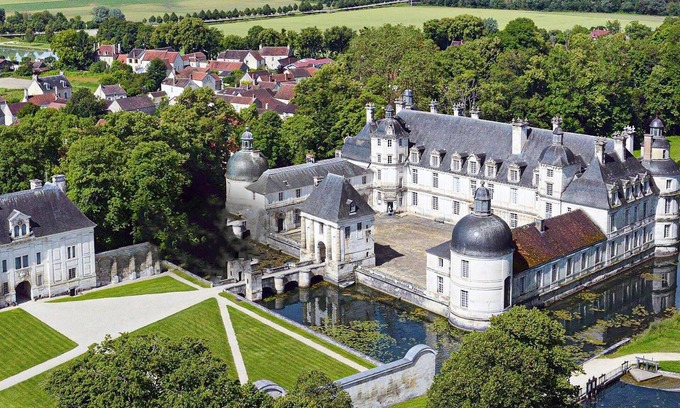 Ravieres House | Unforgettable Getaway with Pool and Spa for Loved Ones