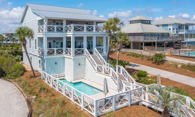 Gulf Trace House | Book Your Fall Getaway: Gulf Views & Private Pool Awaits!