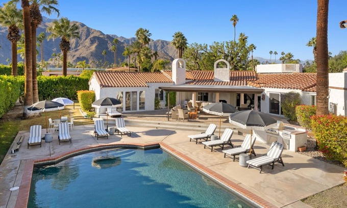 Uptown Design District House | Experience Fall in Palm Springs at Movie Colony Estate!