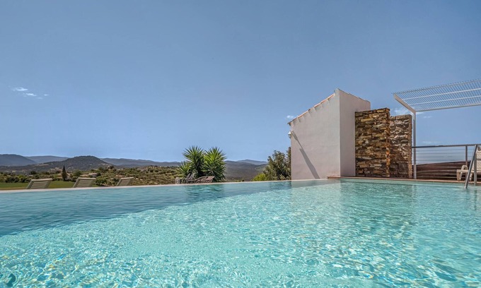 Prado del Rey House | Relaxing Cottage with Breathtaking Mountain Views Await