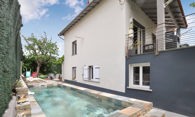 Cros-de-Cagnes House | Spend the vacation in this inviting vacation home with pool near the sea.