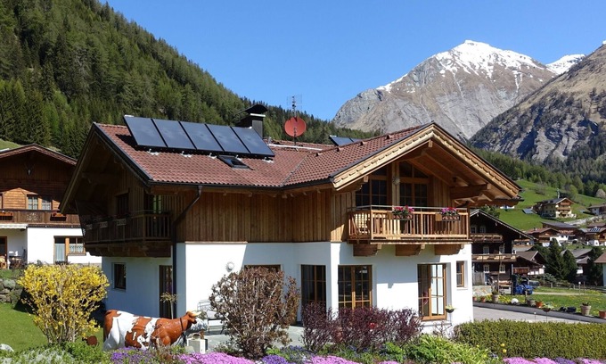 Großdorf Apartment | Relaxing Mountain Retreat with Pool & Breakfast Included