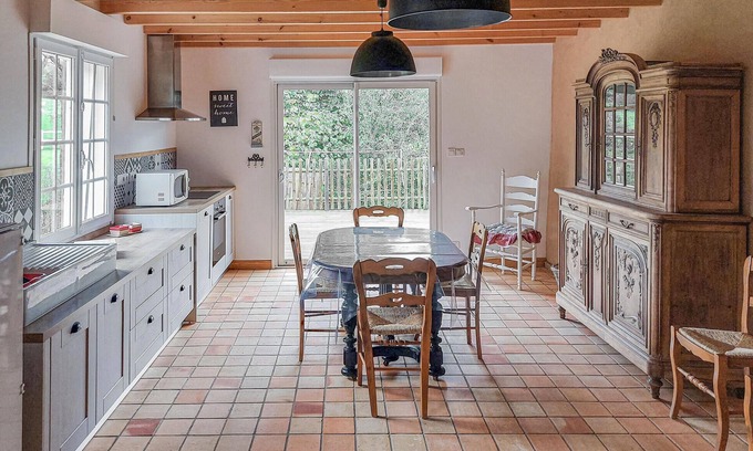 Selles House | Relax in a Cozy Cottage Surrounded by Serene Nature