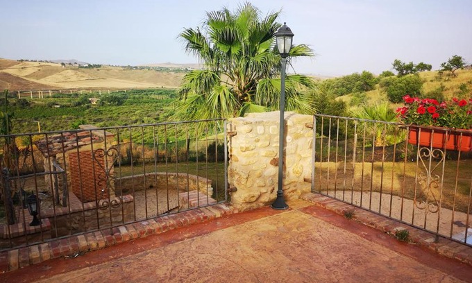 Assoro House | Pet-Friendly Escape at Sperone Agriturismo with Pool Access