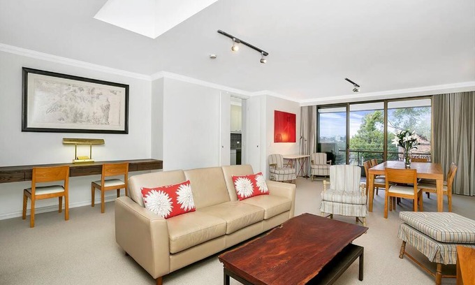 Cremorne Apartment | Convenient SPF13 Apartment with Child-Friendly Amenities