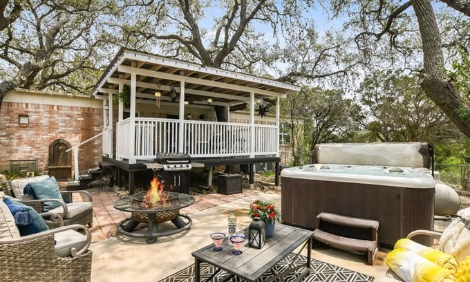 Pedernales Bend House | Discover Spicewood: Hot Tub, Lake View & Cozy Fire Pit
