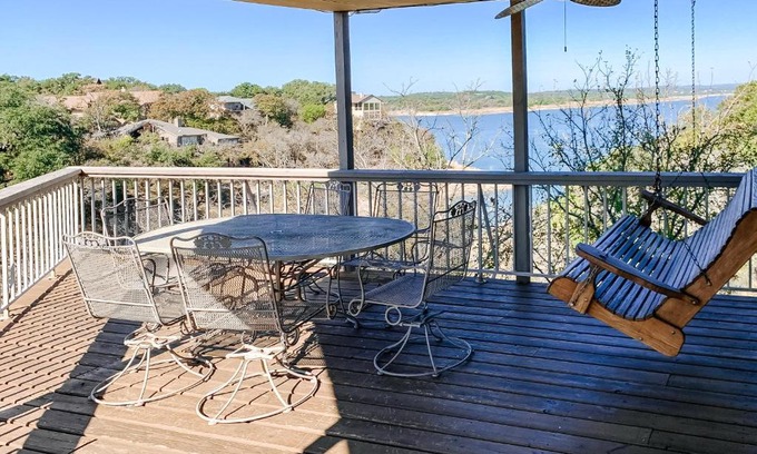 Spicewood House | Family-Friendly Spicewood Treehouse with Pool & Pet Perks