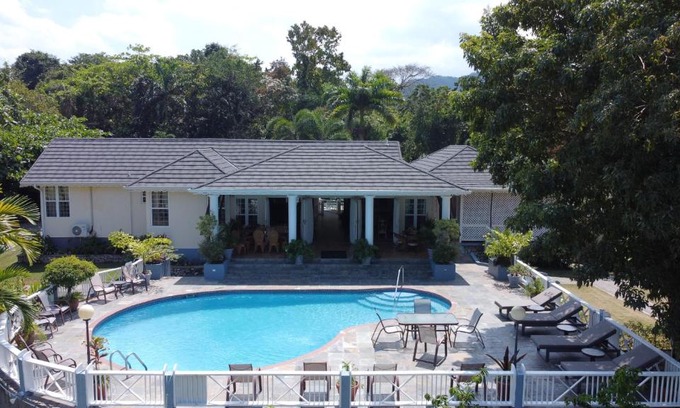 Port Antonio Villa | Experience Spicy Hill Villa: 5-Star Oceanfront Retreat