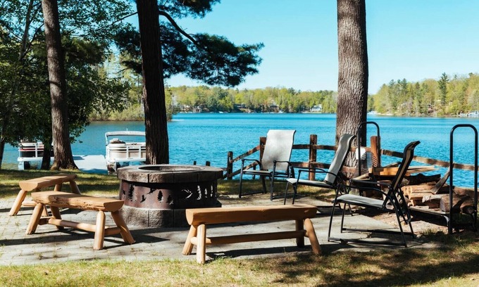 Mayfield Condo | Lakefront Resort Retreat with Fun Rentals and Family Amenities