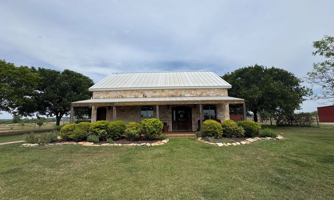 Fredericksburg Cottage | Explore Wide Open Spaces: Family-Friendly with Pool & Kitchen