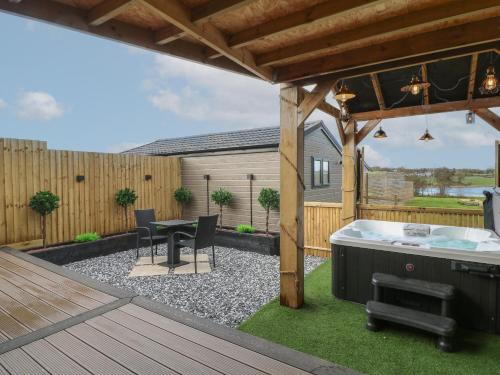 Swadlincote House | Pet-Friendly Retreat at Spindle - A 4-Star Experience