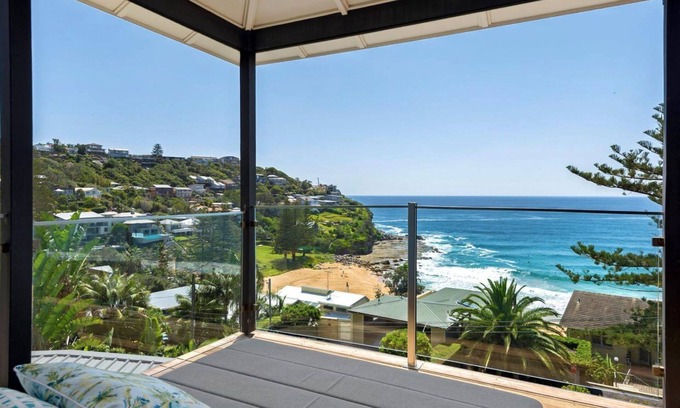 Whale Beach House | Unforgettable Oceanfront Stay at SPINDRIFT by Palm Beach
