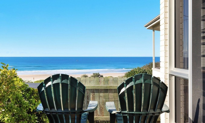 Yamba Apartment | Cozy Spindrift Lowerdeck with Ocean Views and Beach Access