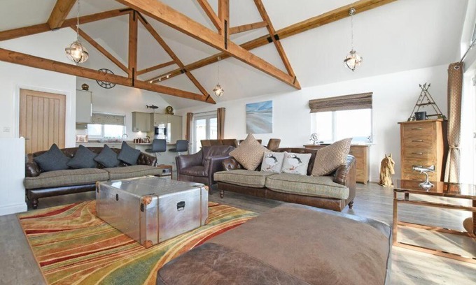 Beadnell House | Discover Spindrifter: 4-Star Retreat, Pet & Child Friendly