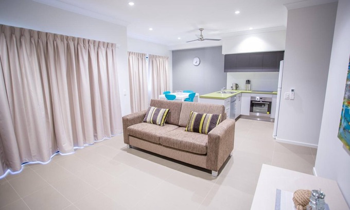 Townview Hotel | Top-Rated Spinifex Motel & Serviced Apartments with Breakfast