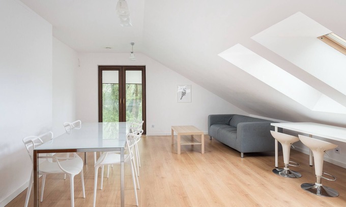 Mokotow Apartment | Spiralna Comfort Apartment: Family-Friendly with Breakfast