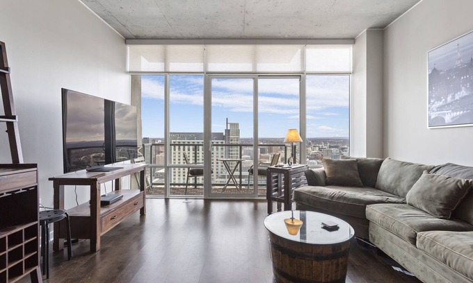 Downtown Denver Condo | Spire 3815 - Sky Club with Amazing Views