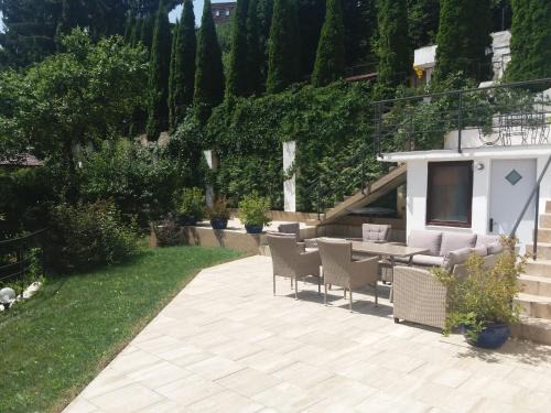 Brasov Apartment | Highly Rated Spirii House: Family-Friendly with Breakfast