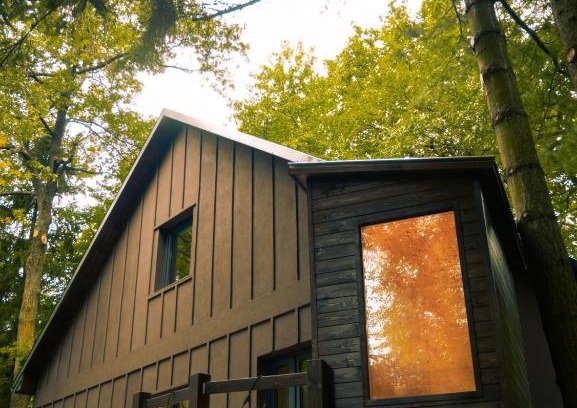 Szentendrei Villa | Unforgettable Spirit of the Earth Cottage with Ocean Views