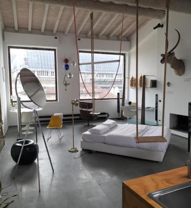 Centro Storico Nord Apartment | Relax at Spirit of the Moon: Hot Tub & Family-Friendly Retreat