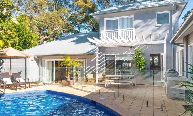 Whale Beach House | Experience SPLASH by Palm Beach with Oceanfront Views