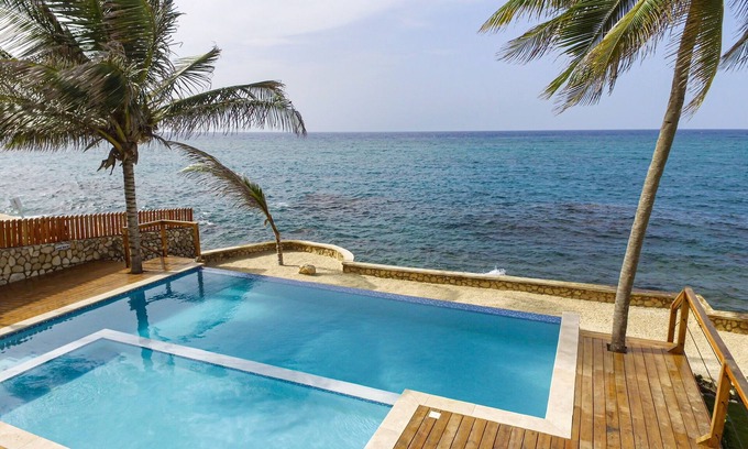 Tower Isle Apartment | Inviting Waveside Retreat with Child-Friendly Amenities