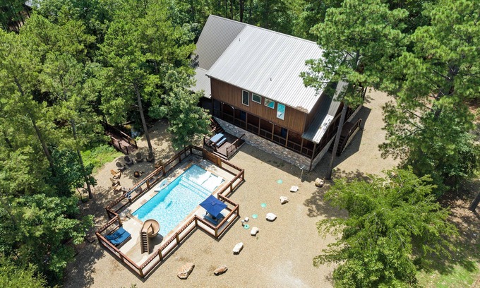 Hochatown Cabin | Ideal SplashTime Lodge: 4 BR With Private Pool & Spa