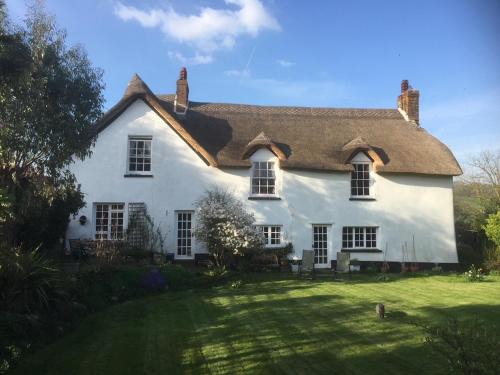 Buckerell House | Exceptional Stay at Splatthayes - Rated 10/10 by Guests