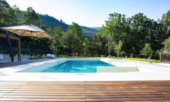 Assisi Villa | Beautiful Villa Overlooking Medieval Fortress with Pool