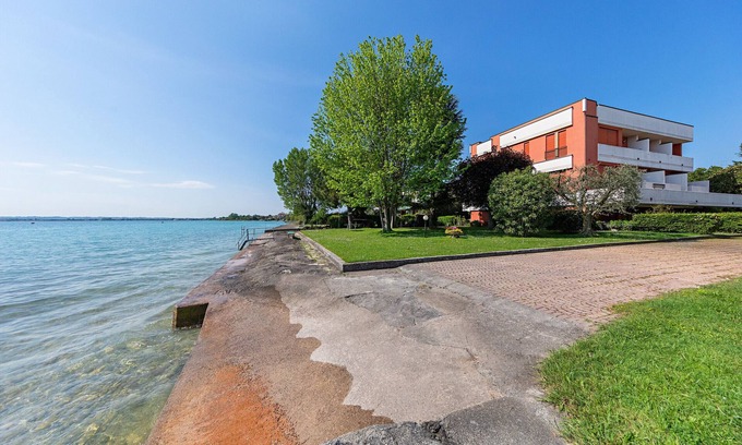 Sirmione Apartment | Beautiful PT/1 Apartment by the Lake - Ideal for Families