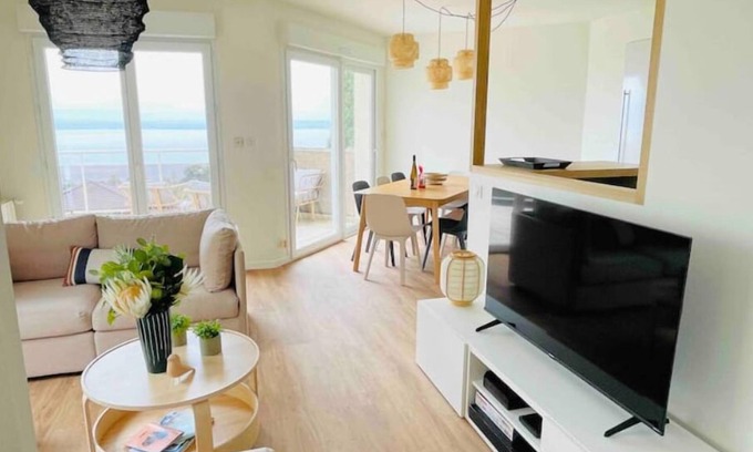 Evian-les-Bains Apartment | Beautiful Duplex Apartment with Evian Lake View for 8 Guests