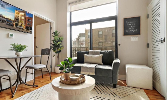 Lake View East Apartment | Family-Friendly Apartments in Chicago with Great Reviews