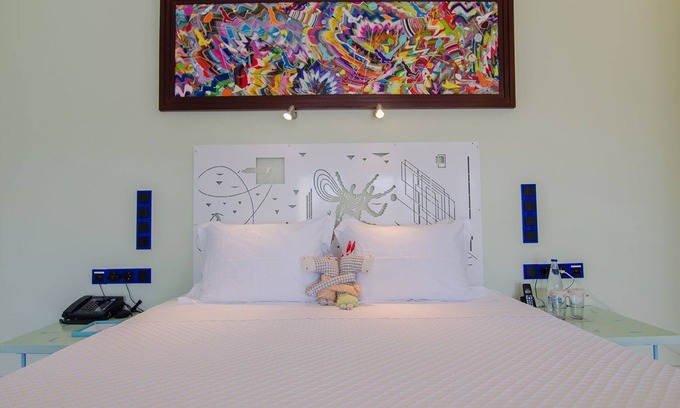 Ios Town Villa | Elegant Ios Suite with Pool & Spa at Tzamaria Resort