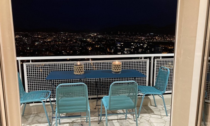 Perier Apartment | Stunning Sea and City Views with Family-Friendly Amenities