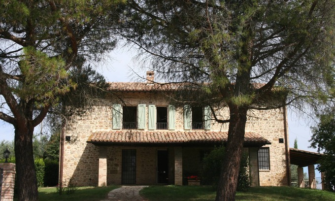 Gualdo Cattaneo Villa | Elegant Villa for 12 with Pool, Olive Trees & Ocean View