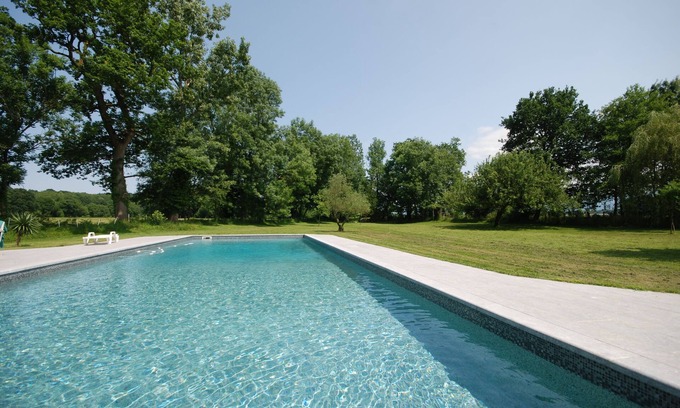 Precilhon House | Family-Friendly Chateau with Pool & Spa for Unforgettable Getaways