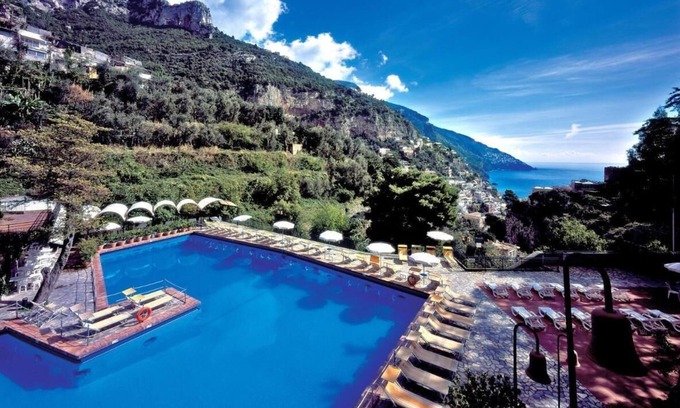 Positano Apartment | Beautiful Suite with Sea View Terrace & Pet-Friendly Perks