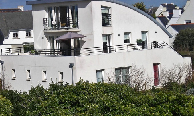 Loctudy House | Beautiful Villa with Oceanfront Views Near the Beach