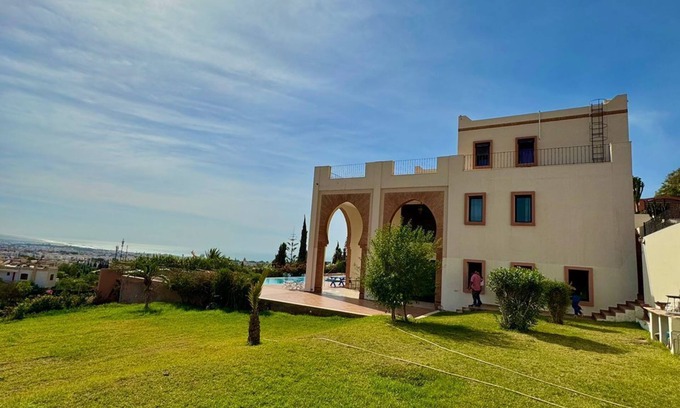 Hay El Farah House | Elegant Villa with Panoramic Views and Pool Access