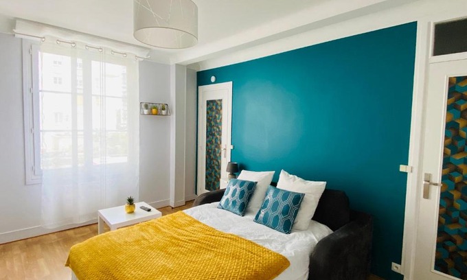Le Marais Apartment | Cozy Studio Near Caen Gare - Family-Friendly Retreat